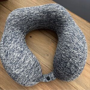 Bell & Howell memory foam travel pillow